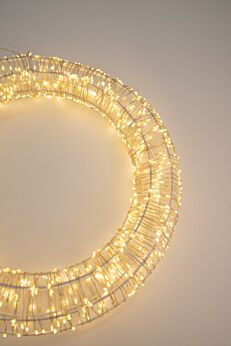 Capella electric magical twinkling wreath w 1000 LED - small