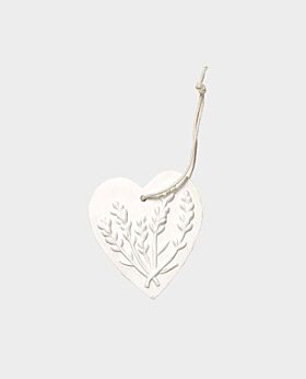 Beatrix hanging heart with embossed lavender