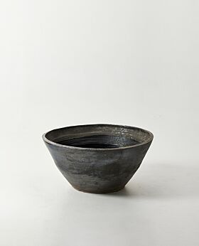 Forno planter aged black bowl