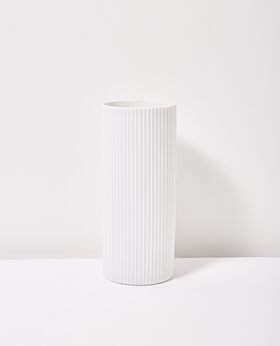 Hannah porcelain table lamp - small