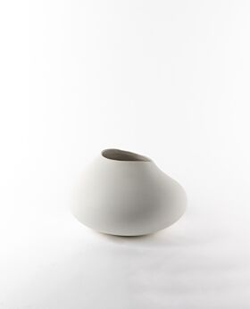 Lotus vase white - small