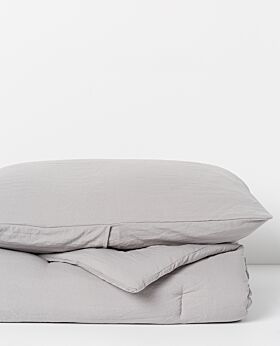 Serra microfibre quilt and pillowcase set- light grey