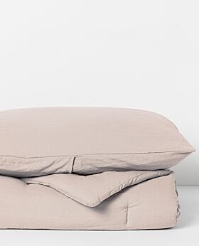 Serra microfibre quilt and pillowcase set - blush