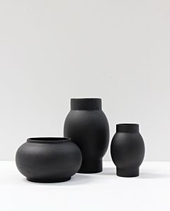 Arena vase - black