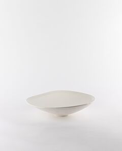 Lotus curved platter white - small