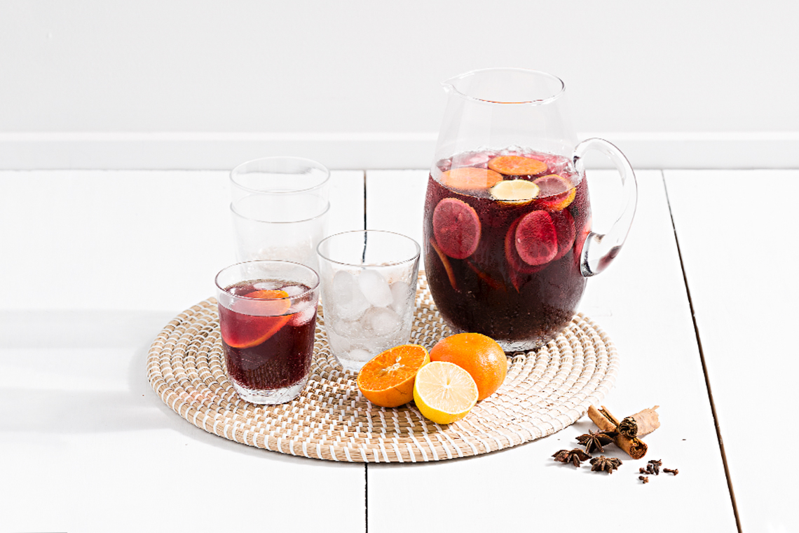 Christmas drinks party: summer mulled wine cocktail