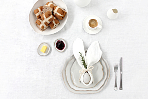Easy Easter Table Decorating